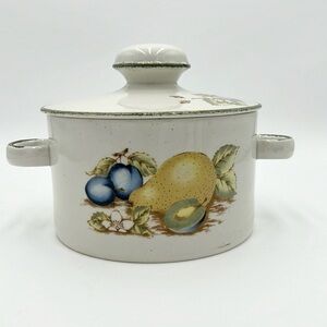 MIDWINTER STONEHENGE STILL LIFE COVERED CASSEROLE 2 QT EMBOSSED FRUIT PATTERN